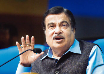 بمبئی اسٹاک ایکسچینج میں آئی این وی آئی ٹی این سی ڈیز کی فہرست سازی تاریخی ہے :گڈکری