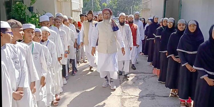 مکاتب کے بچوں نے جمعیۃ علماء ہند کے صدر دفتر اور میوزیم کا کیا دورہ