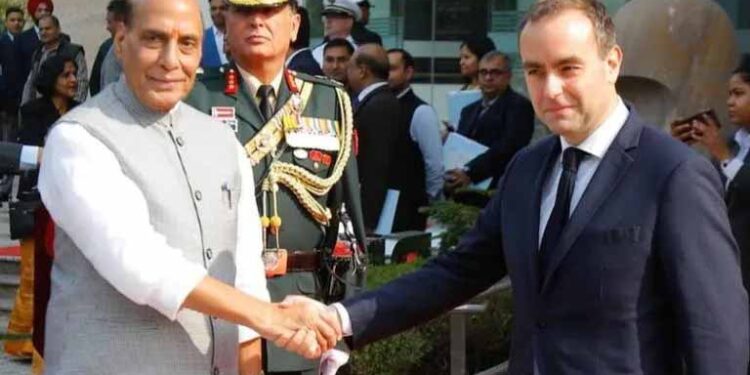 بھارت-فرانس دفاعی صنعت کے شعبے میں تعاون بڑھائیں گے