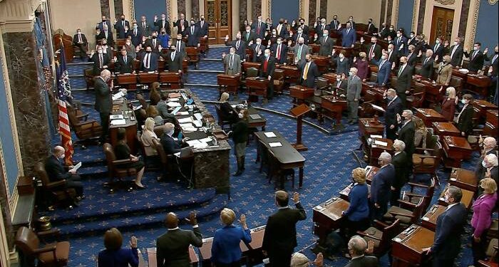 امریکہ وسط مدتی انتخابات میں ڈیموکریٹس کو سینیٹ میں برتری حاصل