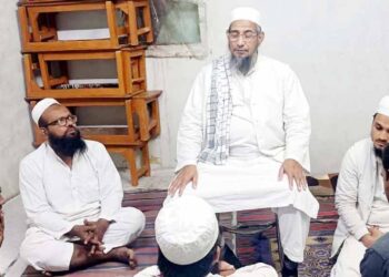 اولیاءاللہ کے قول و فعل کی اقتداءہی ان سے سچی محبت کی نشانی: مولانا محمد انیس خاں قاسمیجمعیة علماءشہر و مجلس تحفظ ختم نبوت کانپور کے زیر اہتمام مقبرہ گوالٹولی میں حضرت حسن بصریؒ کانفرنس کا انعقاد