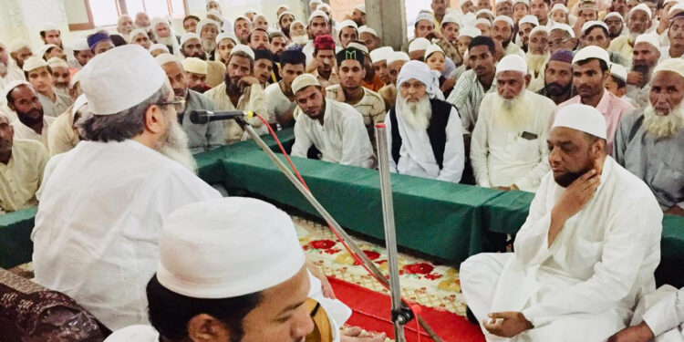 آج ہم اپنی مرضی کی زندگی گزار رہے ہیں جس کی وجہ سے دنیا میں رسوائی کا سامنا ہے: مولانا اشہد رشیدی