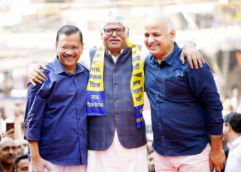 سابق ایم پی اور کانگریس کے سینئر لیڈر مہابل مشرا عام آدمی پارٹی میں شامل