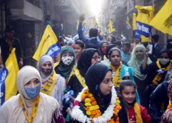 انتخاب جیتنے کے ایک ماہ کے اندر ذاکر نگر وارڈ کی ہر گلی صاف ستھری ہوگی : سلمیٰ عارض خان