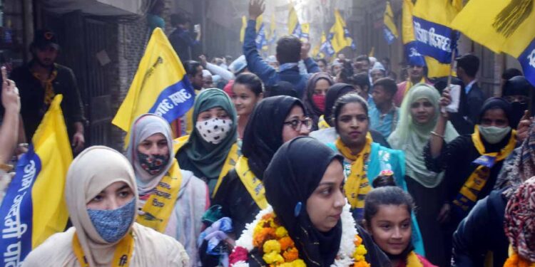 انتخاب جیتنے کے ایک ماہ کے اندر ذاکر نگر وارڈ کی ہر گلی صاف ستھری ہوگی : سلمیٰ عارض خان