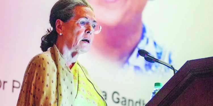 اندرا گاندھی کے ناقدین بھی ان کے کاموں کو اعتراف کرتے ہیں