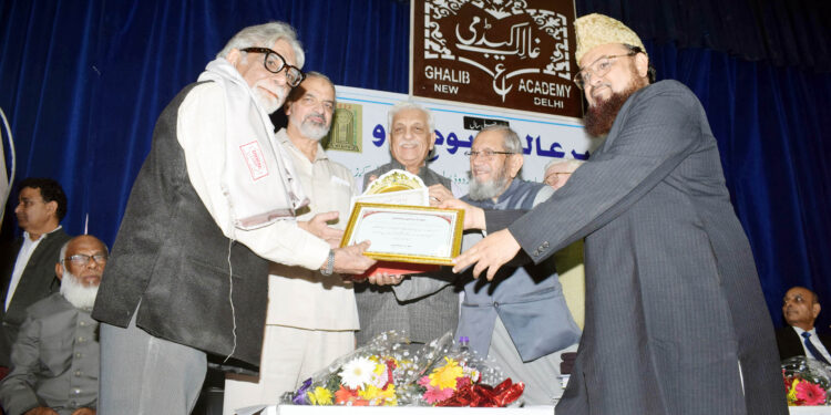 عظیم اختر، ودود ساجد اور معصوم مراد آبادی بڑے نیپالی ایوارڈزسے سرفراز