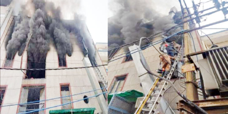 دہلی کے نریلا میں زبردست آگ، دو کی موت