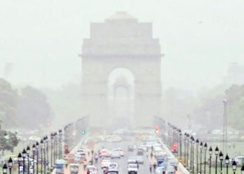 دہلی میں فضائی آلودگی خطرناک سطح پر