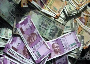 نئے سال پر بازار میں لوٹ آئیں گے1000کے نوٹ! 2000 کے نوٹ ہونگے بند، جانئے حقیقت