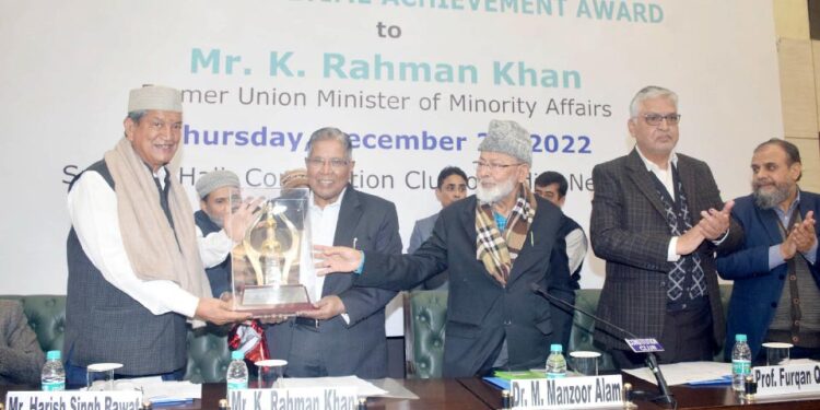 کے رحمٰن خان 10ویں ’آئی او ایس لائف ٹائم اچیومنٹ ایوارڈ‘ سے سرفراز