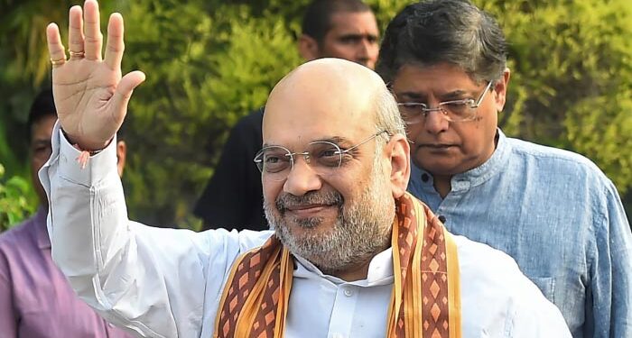 گجرات میں انتخابی تشہیر کے دوران امت شاہ کا ’سبق  سکھانے‘ والا بیان انتخابی کمیشن کی نگاہ میں غلط نہیں