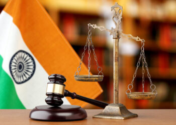 یکساں سول کوڈ: لال قلعہ پر یک رنگا لہرے گا یا ترنگا؟