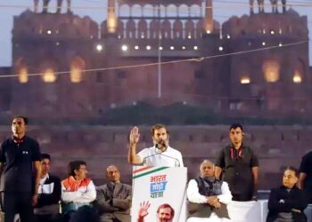 محبت کا چراغ اور نفرت کے خار!