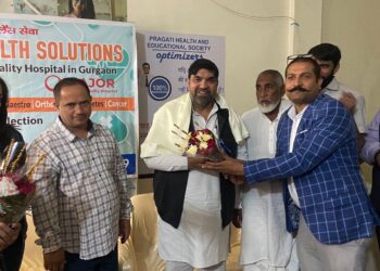 مہتاب احمد نے میڈیکل کیمپ کا کیا افتتاح، لوگوں نے ڈاکٹروں سے کرایا علاج