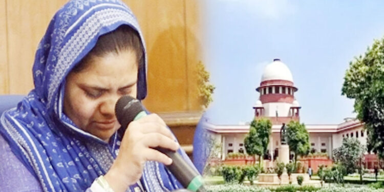 مجرموں کی رہائی کیخلاف بلقیس بانو کی نظرثانی کی درخواست سپریم کورٹ سے خارج