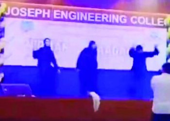 کرناٹک: برقعہ کا مذاق اڑانا پڑا بھاری، کالج سے 4طلباء معطل