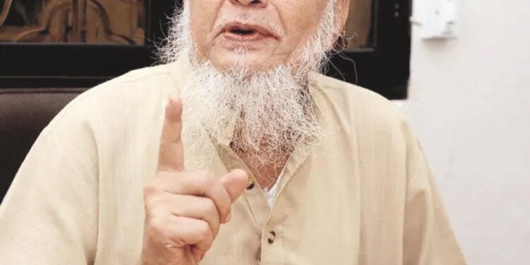 سادھوی پرگیہ سنگھ ٹھاکر سمیت دیگر ملزمین نے ڈسچارج عرضداشت واپس لی: گلزار اعظمی