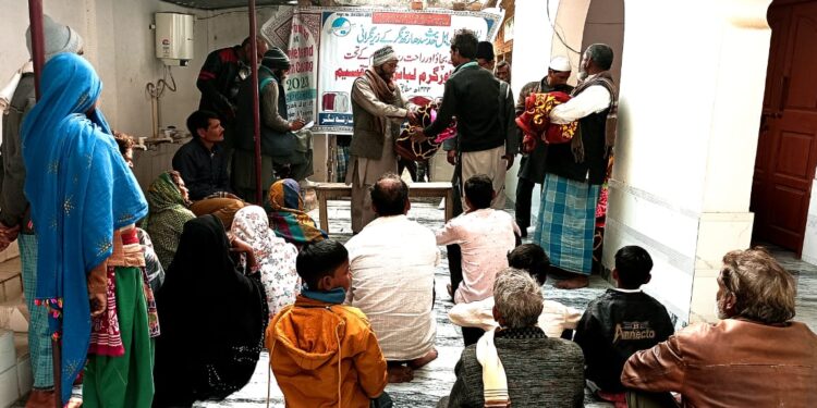 ضلعی جمعیت اہلِ حدیث سدھارتھ نگر کے زیر نگرانی حلقہ بانسی اور حلقہ شہرت گڑھ مستحقین کے درمیان کمبل اور گرم لباس تقسیم