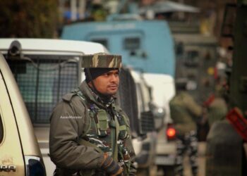 بڈگام میں فوج و فورسز اور جنگجوئوں کے مابین جھڑپ  لشکر سے وابستہ دو مقامی جنگجو جاں بحق، اسلحہ بھی بر آمد