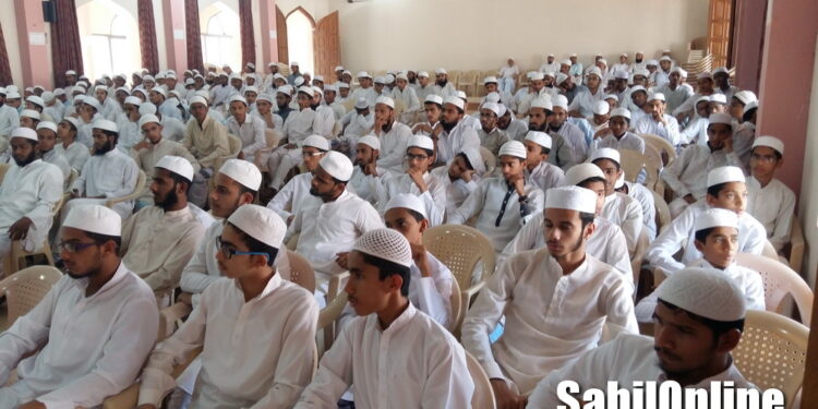 نذر ساحل ہوئے دریا کے شناور کتنے