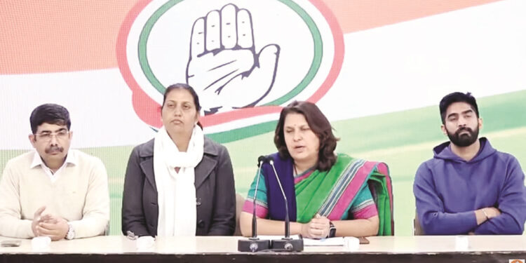 ’ملک کا نام روشن کرنے والی بیٹیاں جنتر منتر پر رو رہی ہیں اور وزیر اعظم مودی پرسکون ہیں‘:کانگریس