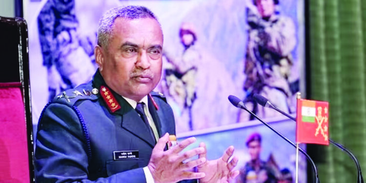 بھارت-چین سرحد پر صورتحال غیر یقینی اور چیلنج بھری ،آرمی چیف کا اعتراف