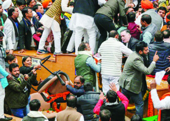 جناب شیـخ کے نقش قدم یوں بھی ہیں اور یوں بھی