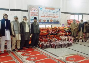 ضلعی جمعیت اہل حدیث سدھارتھ نگر کے زیر نگرانی حلقہ بانسی میں مستحقین کے درمیان کمبل اور گرم لباس تقسیم