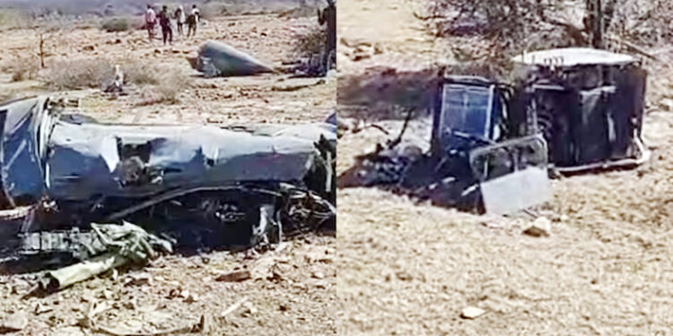 فضائیہ کے دو طیارے گر کر تباہ