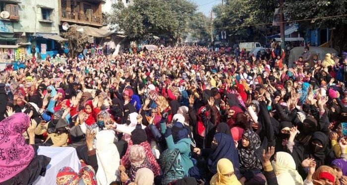 سپریم کورٹ نے نینی تال ہائی کورٹ کے حکم پر روک لگادی