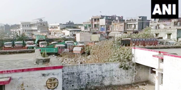 ایک لاکھ لوگوں کو اجاڑنے کا فیصلہ!