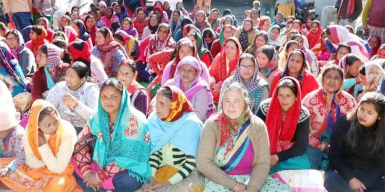 جوشی مٹھ میں حکومت کے خلاف احتجاج و مظاہرہ