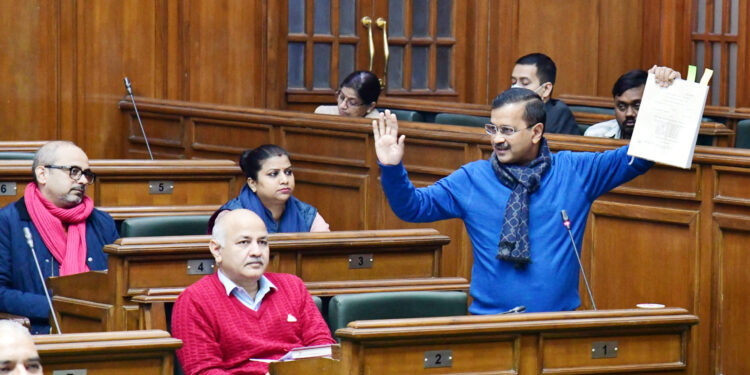 ایل جی کو بھی جمہوریت اور آئین کا احترام کرنا چاہیے:کجریوال