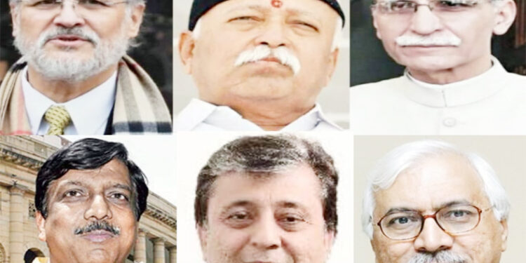 تاش کے پتے پھینک رہا ہے ایک جواری پردے سے