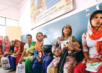 حاملہ خواتین سے جڑی اسکیمیں خوش آئند، مگر عمل بھی ضروری