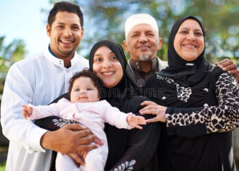 ماں اور باپ کائنات کے انمول تحفے، قدر کیجئے