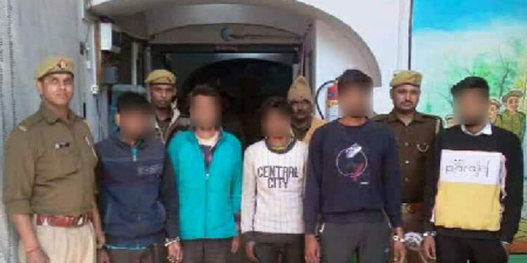 تیزاب معاملہ میں پولیس نے پانچ نوجوانوں کو کیا گرفتار