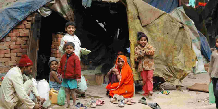 پسماندہ افراد کو اپنے برابر لانے کی جدو جہد کیجیے