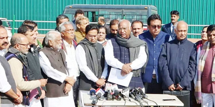 ہنڈن برگ کی رپورٹ پر پارلیمنٹ میں ہنگامہ