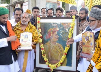 کرناٹک میں سماج کو ٹیپو سلطان اور ساورکر میں منقسم کرنے کی سیاست