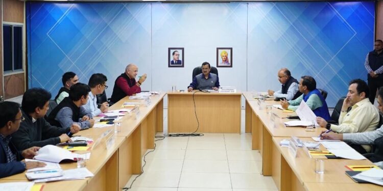 ہر گھر کو صاف پانی فراہم کرنے کے لیے جنگی پیمانے پر کام جاری :کجریوال