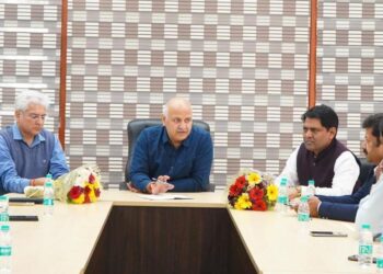 منیش سسودیا نے مختلف مارکیٹ ایسوسی ایشنز کے نمائندوں کے ساتھ بجٹ پر تبادلہ خیال کیا