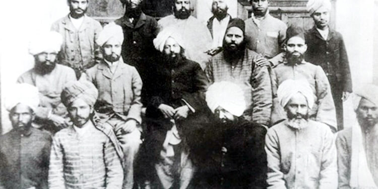 یہ فتنے جو ہر اک طرف اٹھ رہے ہیں