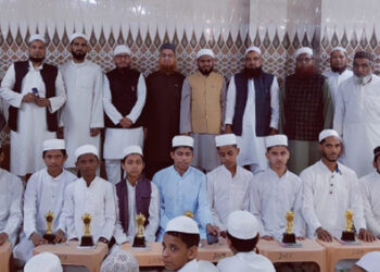 طلبۂ مدارس علوم دینیہ کے ساتھ ساتھ اعلیٰ عصری تعلیم بھی حاصل کریں