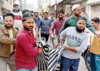 روڑکی کے گھنی آبادی والے علاقہ میں پٹاخہ فیکٹری میں آگ لگنے سے چار افراد کی موت ، جب کہ دو شدید طور سے زخمی