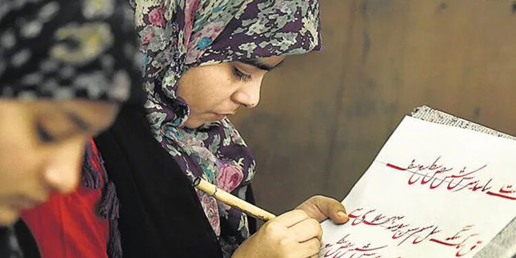 دہلی اُردو اکادمی کی گورننگ کونسل میں اُردو زبان پڑھنے ، بولنے اور لکھنے والوں کو جگہ دینے کا مطالبہ