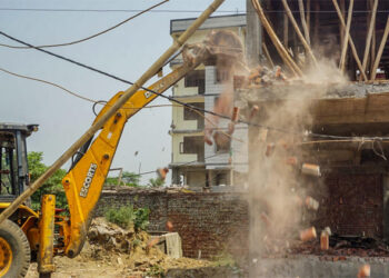 بُلڈورز کی کاروائی پر اب رونے والے.!!