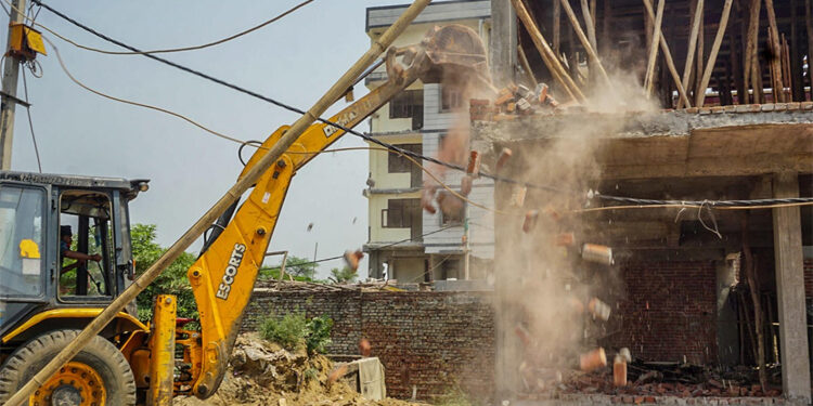 بُلڈورز کی کاروائی پر اب رونے والے.!!