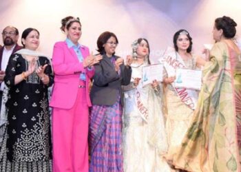 اپنے ہاتھوں سے تیار کردہ لباس پہن کرحصہ لینا باعث فخر